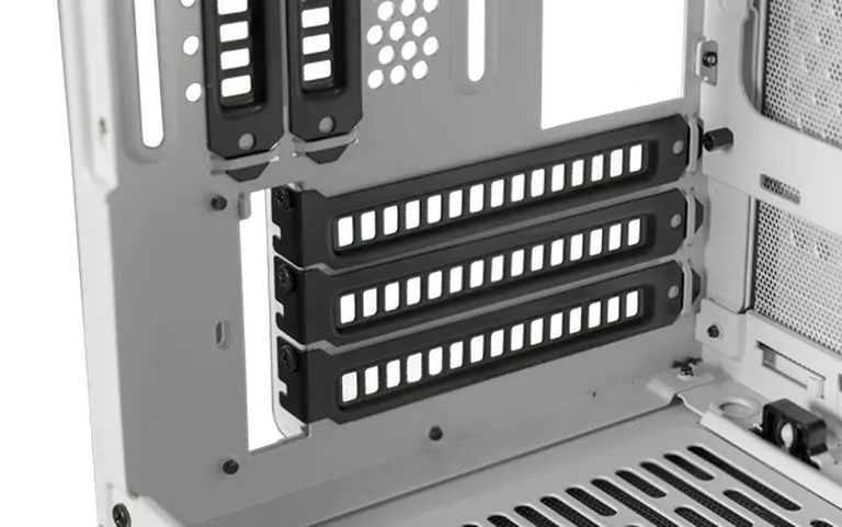 Dreifach-Slot-GPU-Unterst&uuml;tzung und mitgeliefertes vertikales Riserkabel